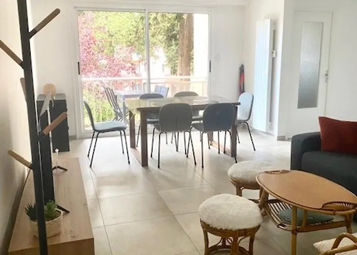 Tres Bel F3 Avec Balcon - Fr-1-703-217